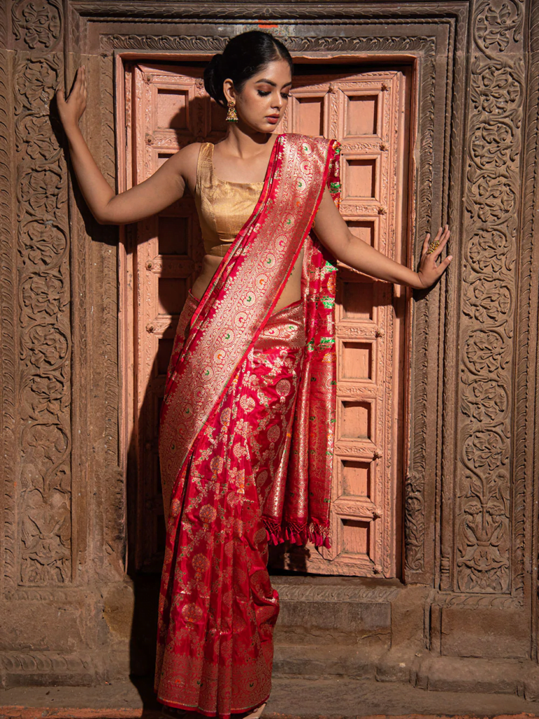 Banarasi silk Saree with blouse in Red colour 5008